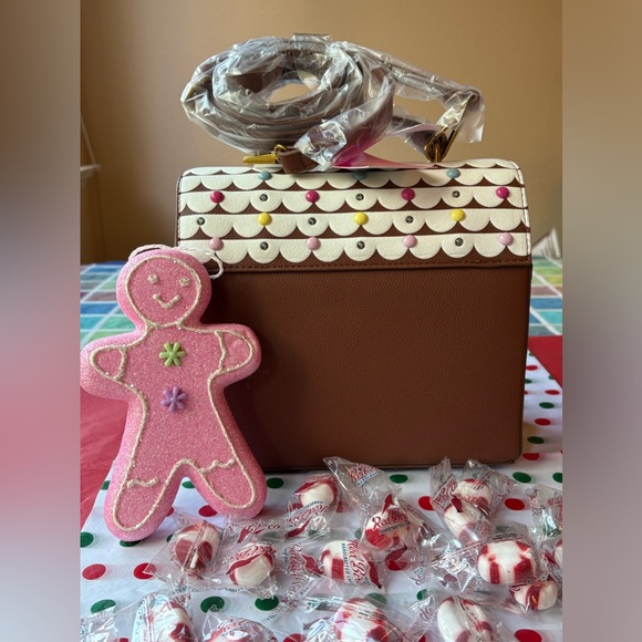 🍭🍬🍭 BETSEY JOHNSON GINGERBREAD HOUSE LIGHT UP CROSSBODY BAG 🍭🍬🍭 NWT 🍭🍬🍭 - Picture 14 of 16